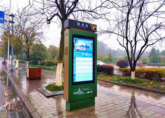 ประเทศจีน Bus Station Totem Digital Signage, หน้าจอสัมผัส Digital Signage ภายนอก ผู้ผลิต