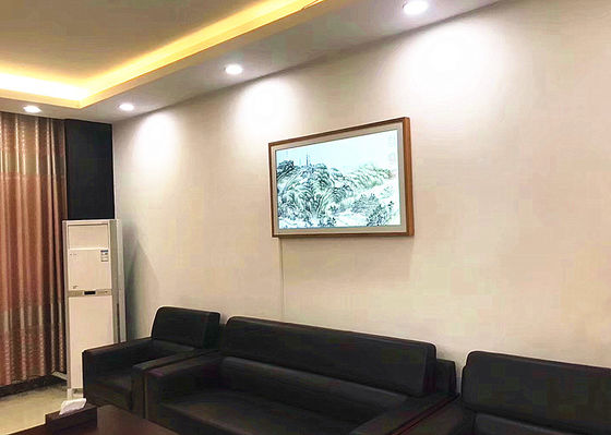 ประเทศจีน Build จอ LCD Digital Signage Touch Screen แบบสี - ในนาฬิกาและปฏิทิน ผู้ผลิต